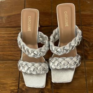 Carcuume women’s braided two strapped sandals